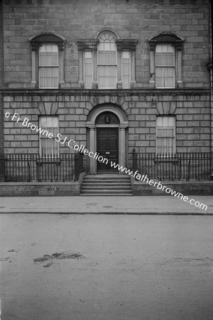 N.U.I. CLUB EXTERIOR OF 85 ST STEPHEN'S GREEN